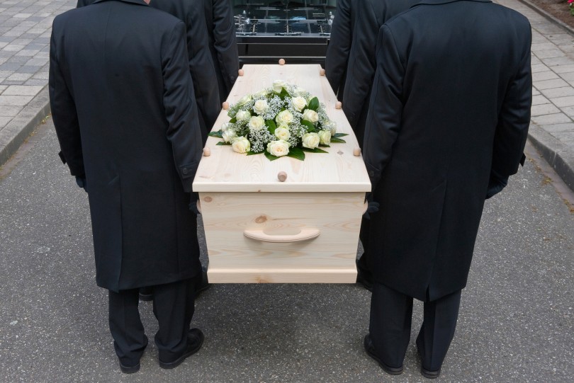 Pompes Funèbres Enterrement dans Sainteny