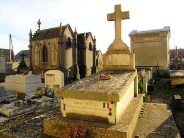 Enterrement Cimetière à Vireux